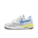 Лунно-белый