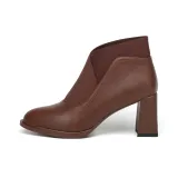 Коричневый