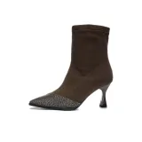 Коричневый