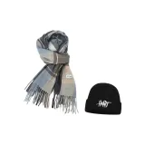 2 пачки (вязаная шапка + синий шарф)