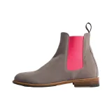 Серо-розовый