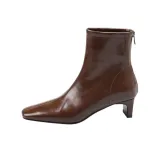 Коричневый