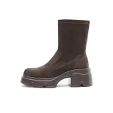 Древесина коричневого цвета с флисовой подкладкой