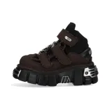 Коричневый