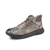 Коричневый