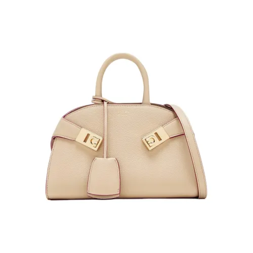 FERRAGAMO Hug Рельефная Телячья Кожа Сумка через плечо Сумка Мини Женская Бежевая