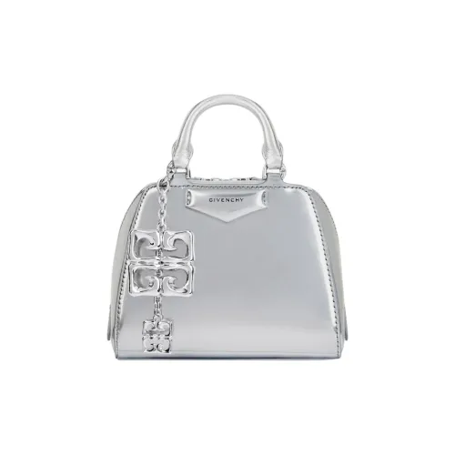 Givenchy Antigona Телячья кожа Сумка через плечо Сумка Нано Женская Светлая Серебряная