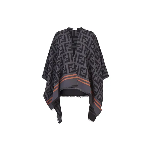 FENDI Шали Женские