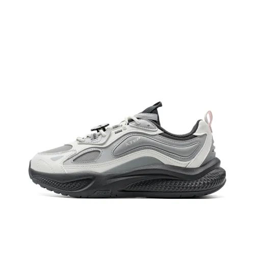 XTEP Casual Низкий Топ Элегантный Серый/Призрачный Серый/Парусный Белый Женский