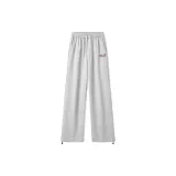 Светло-серый с флисовой подкладкой, красная вышивка