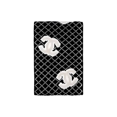 CHANEL Вязаные шарфы Женские