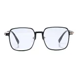 Яркий черный