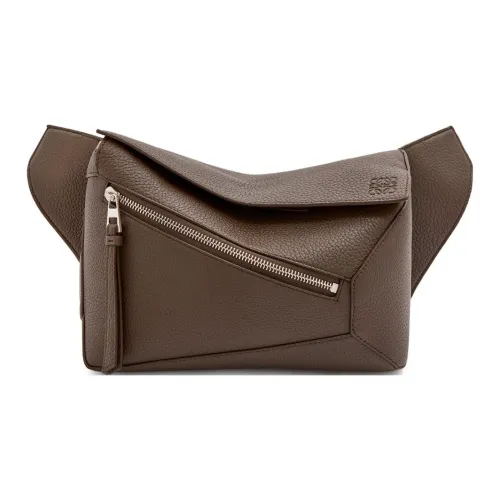 LOEWE Пазл с рельефом Телячья кожа Бананка Маленький Мужской Темный цвет Сигарный