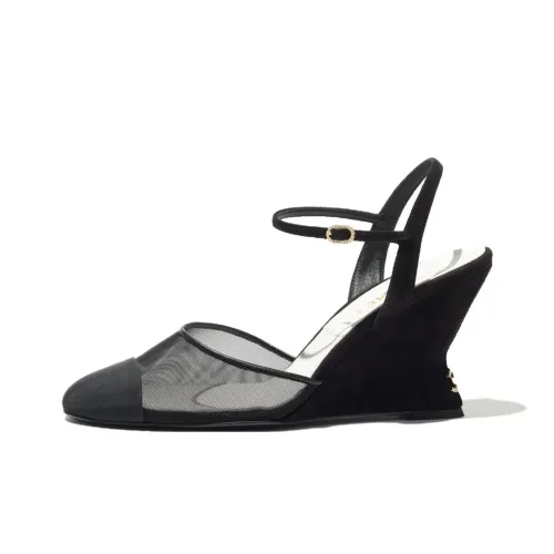 CHANEL Клин-каблук Высокие каблуки 8,5 см Женские Черный