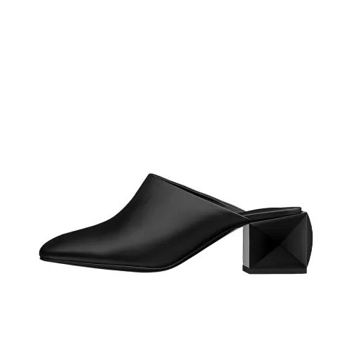 HERMES Высокие каблуки Женские