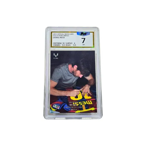 Topps Messi Star Card Карточка с карьерным ретроспективным обзором с 2013 года из эпохи Барселоны подписанная игроком для фанатов сертифицированные карточки 1 шт