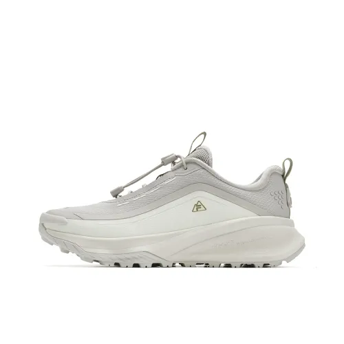 FILA Беговые кроссовки Низкие Бело-Серые Женские