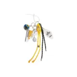 Желтый брелок для обуви