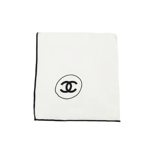 CHANEL Вязаные шарфы Унисекс