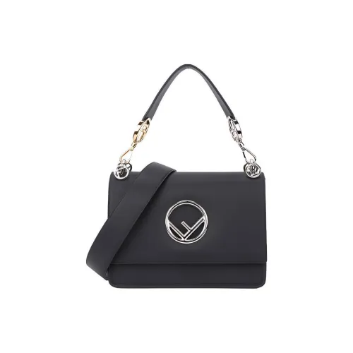 FENDI Сумка через плечо из кожи сумка на плечо женская черная