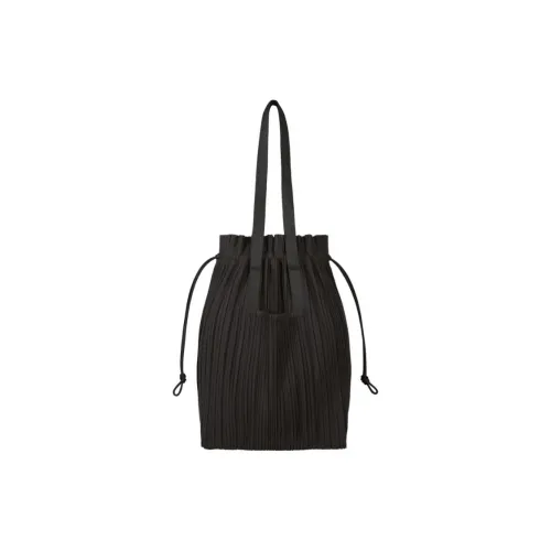 PLEATS PLEASE ISSEY MIYAKE Полиэстер Сумка Женская Черная