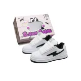 Белый с черной подошвой.