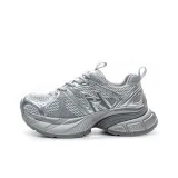 Серебристый