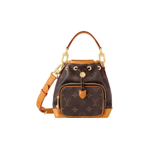 LOUIS VUITTON Клатчи Мужской