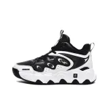 Чёрный Белый Зимний с флисовой подкладкой.