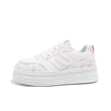 Бело-розовый