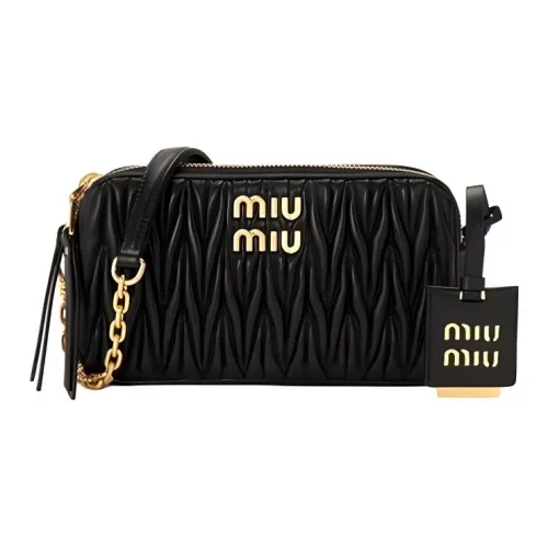 MIU MIU Matelassé Sheepskin Сумка через плечо Женская Черная