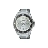 Циферблат серебристого цвета