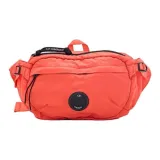 Оранжево-красный