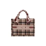 Темно-коричневый