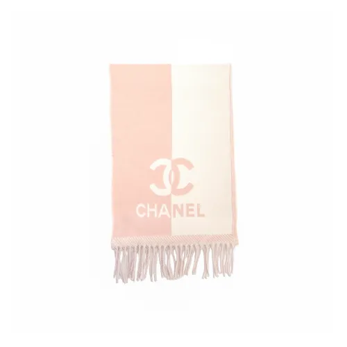 CHANEL Шарфы из шерсти для женщин