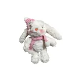 Розовый шарф, румяна, кролик с подвешенными ушами