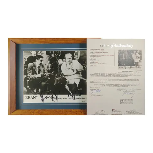 Huayitaojin MR. Бобовый Rowan Atkinson And Director Mel Smith Together с Их Фирменным Набором PHOTO