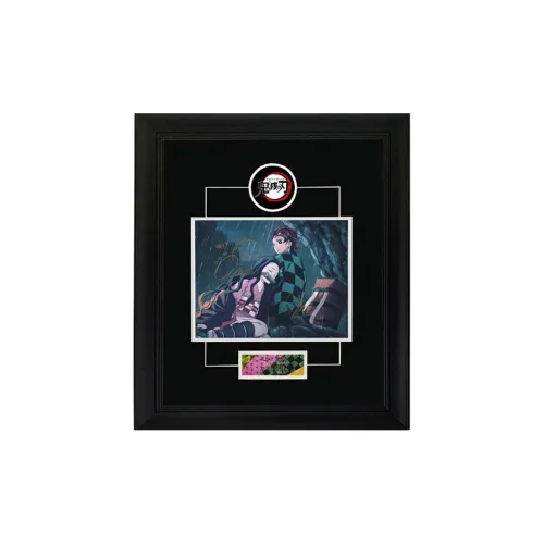 Three For 'Kanae Ueno AKARI Onishi' Аниме мерч