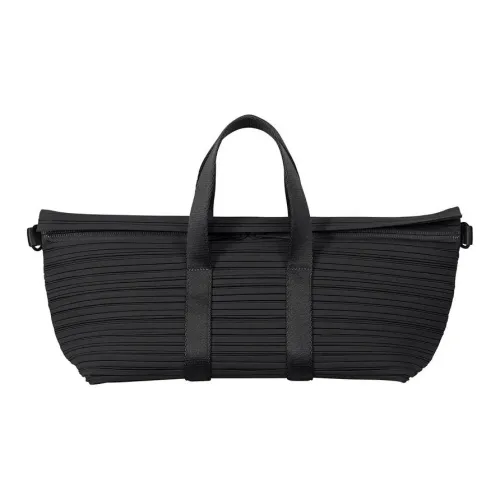 PLEATS PLEASE ISSEY MIYAKE Полиэстер Бостон Сумка Сумка через плечо Женская Черная