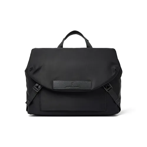 Roberta Di Camerino Сумка через плечо из ткани мужская черная