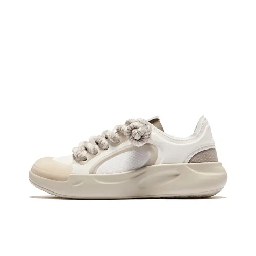 Erke Легкий визуально увеличивает рост Slip-resistant низкий топ скейтборд кроссовки Женские Микрокристаллический белый Серый "Железный человек"