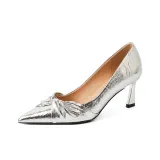 Серебристый