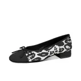 Белый леопард принт.