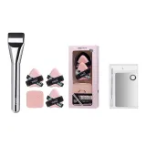 Тональная основа, кисть (серебряная трубочка) + [3 румяна в форме пудры и цветовая палитра]