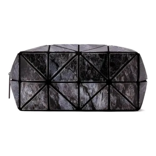 ISSEY MIYAKE Клатчи Женские