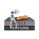 Модель автомобиля + Фигурка 1 шт + Противоскользящее коврико + Воздушный шар + Две модели хобби книги