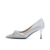 Серебристый