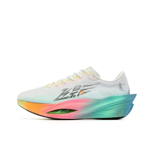 QIAODAN Phantom PB5,0 Беговые кроссовки Низкий верх Белый Зеленый Мужской