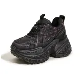 Чёрный, фиолетовый, с флисовой подкладкой.