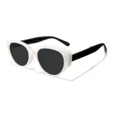 Белая рамка с элегантными черными/черно-серыми линзами